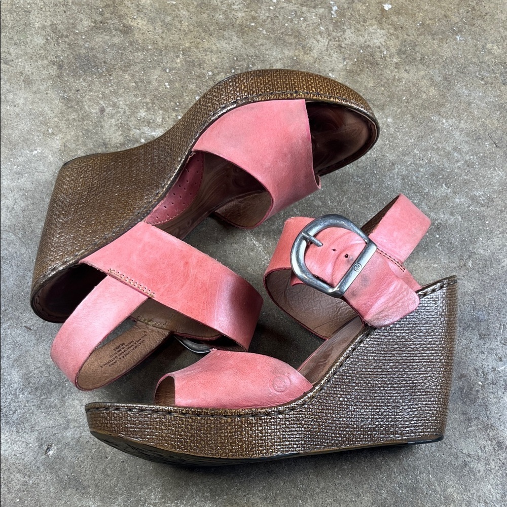Born Light Red/Pink wedge Sandals
Size: 9